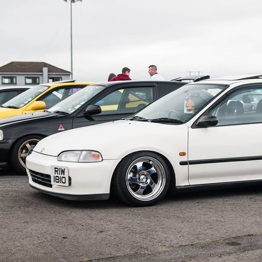 Whistler KR1 Chrome wheels on a car