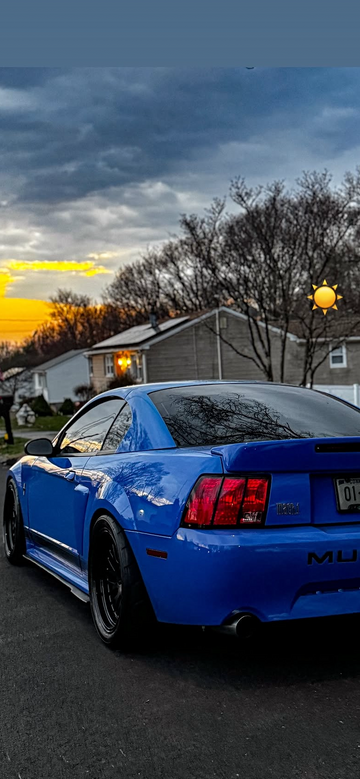 Whistler SK1-T Satin Black Face Gloss Black Lip wheels on a car