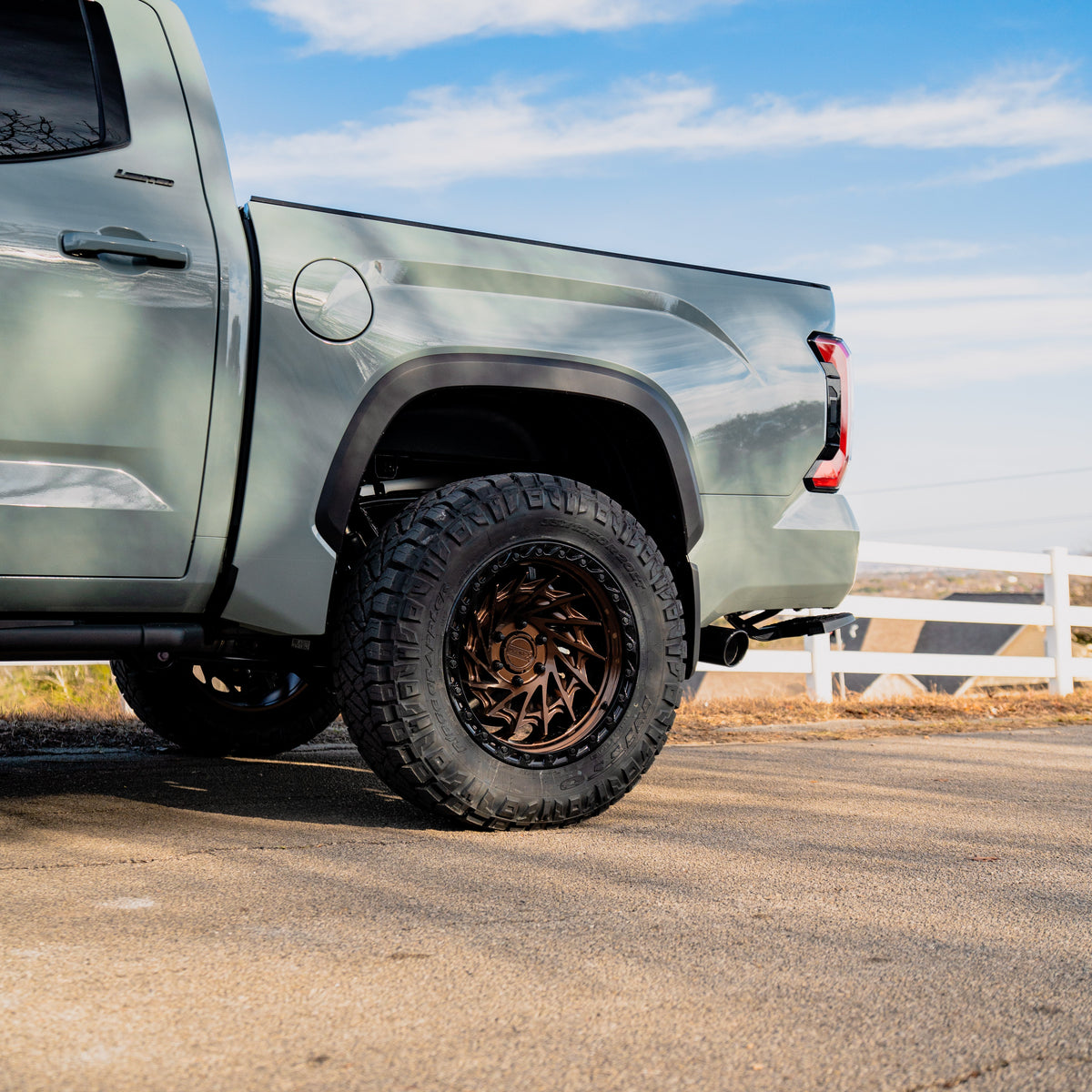 Metal FX Wheels Typhoon Truck Smoked Bronze Center Gloss Black Lip